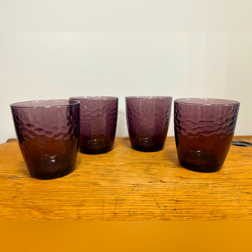 VTG Studio Bormioli Rocco Hammered Amethyst Glasses Set of 6 (4 short, 2 tall) - Picture 2 of 7
